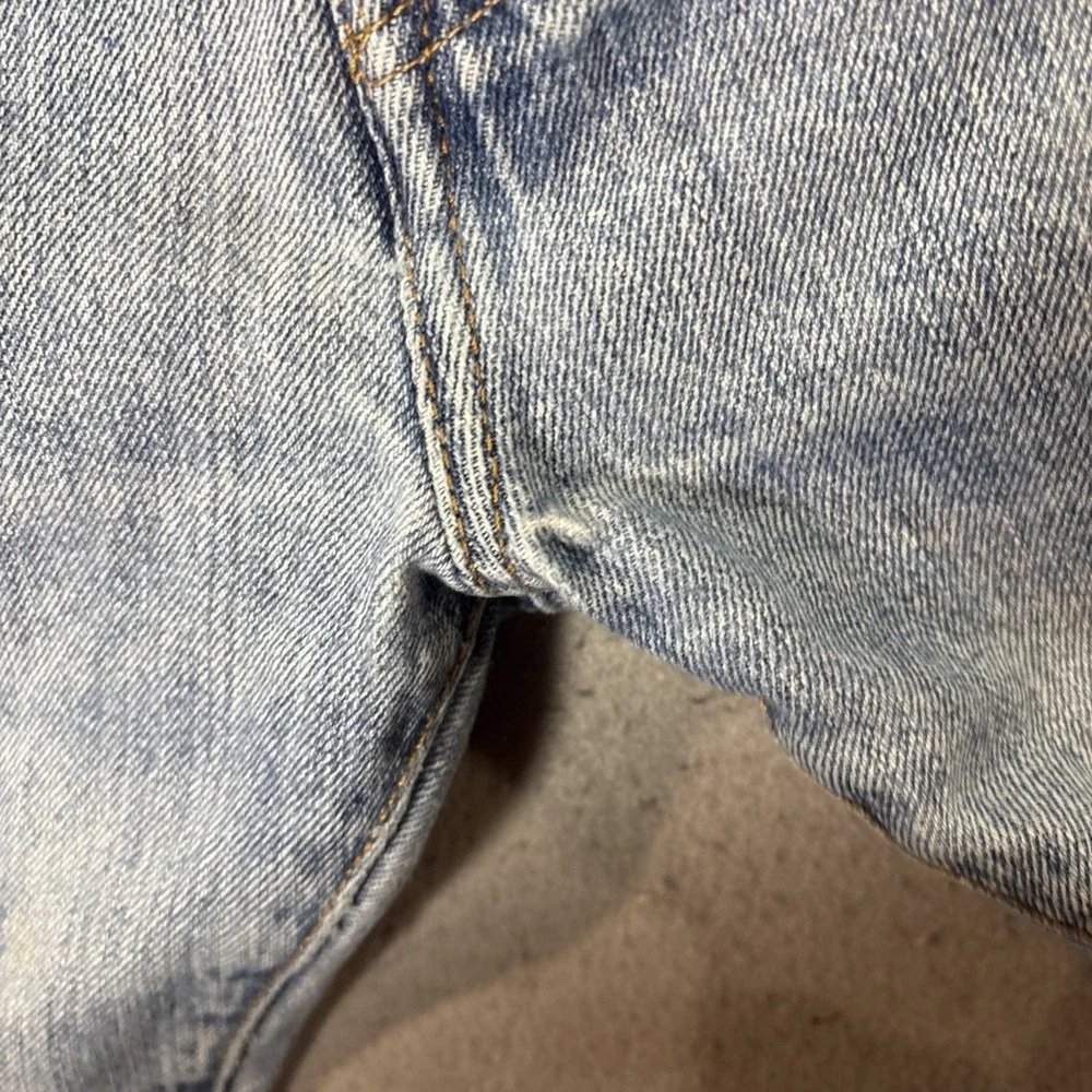 Levis 501 Jeans Mens 34x32 Blue Light Wash Regular Straight Button Fly